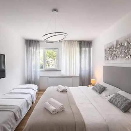 Beach-center-renovated-parking-balcony * Lignano Sabbiadoro