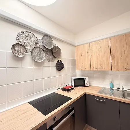 Beach-center-renovated-parking-balcony Apartman *